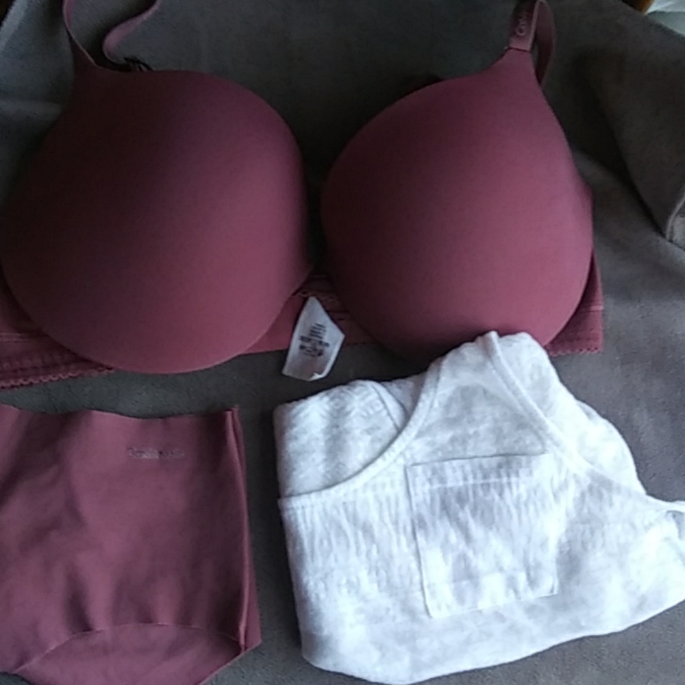 💋 Sexy 3pc Calvin Klein Matching Bra Panties 34D